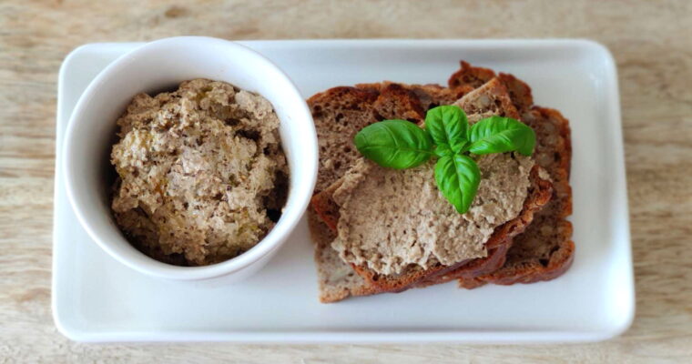 Baba ghanoush (pasta z pieczonego bakłażana)